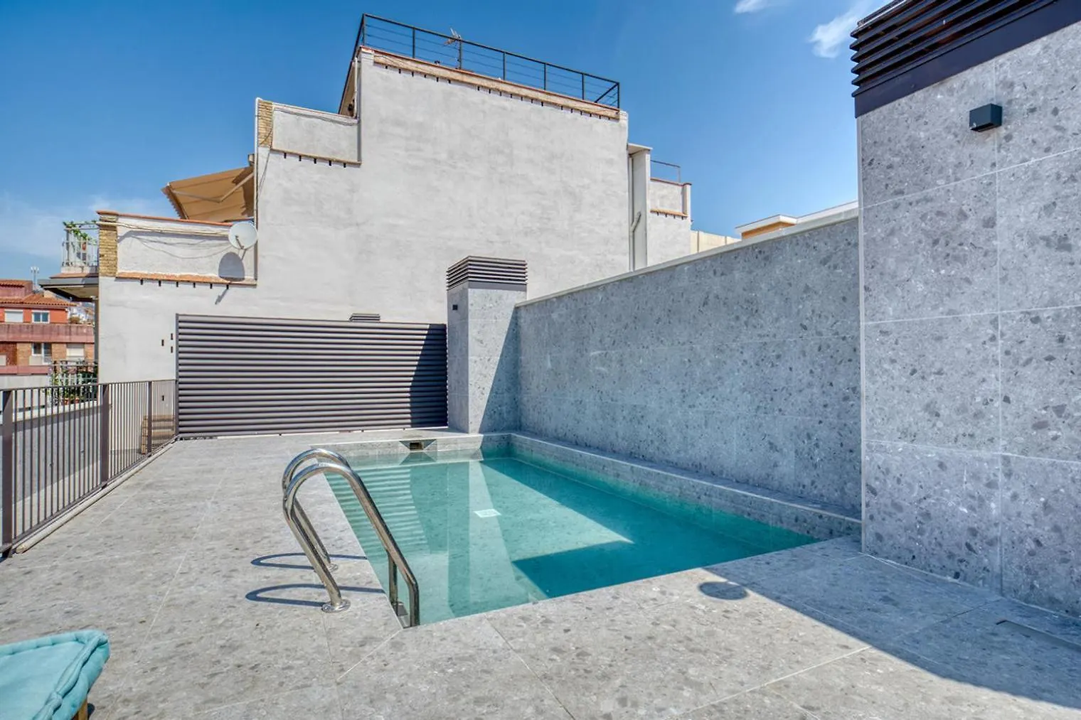 Blueground Vila De Gracia Pool Roof Bcn-56 Barcelona Apartment
